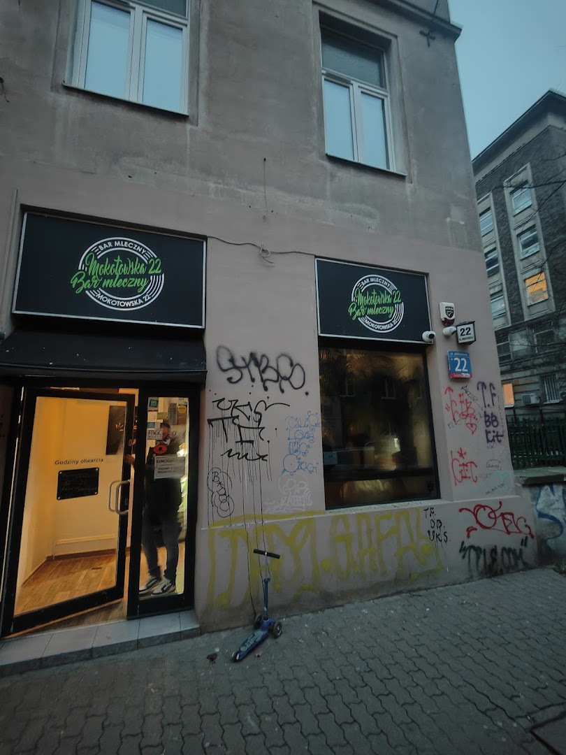 Witryna baru mlecznego na Mokotowskiej
